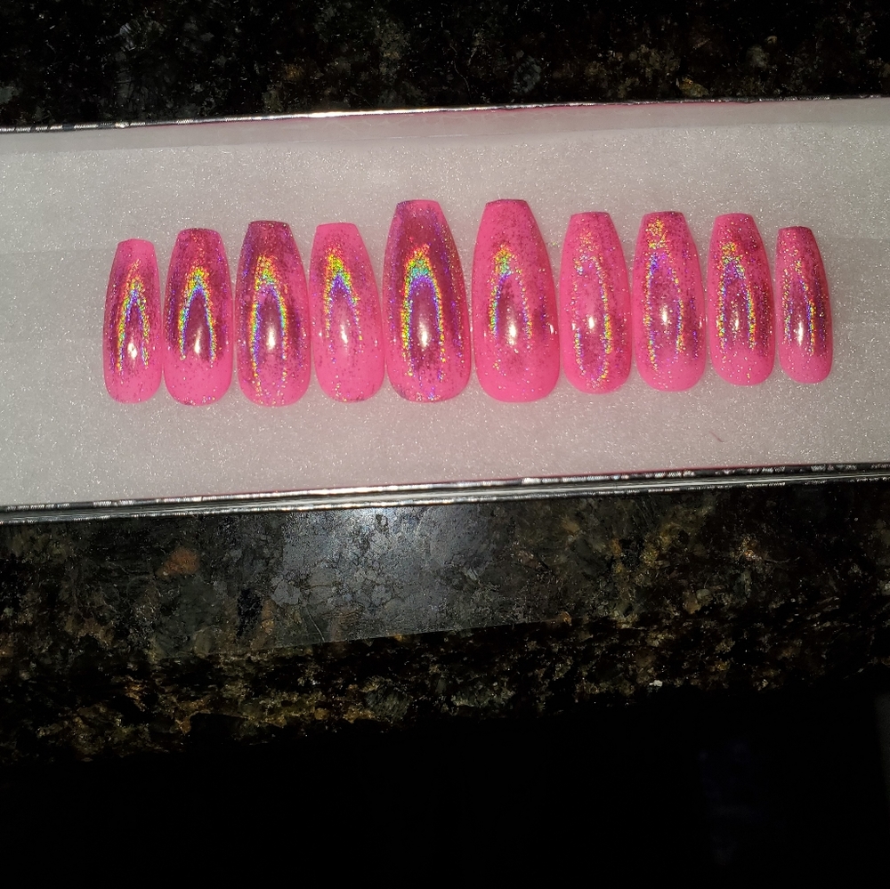 Custom made press on nails
